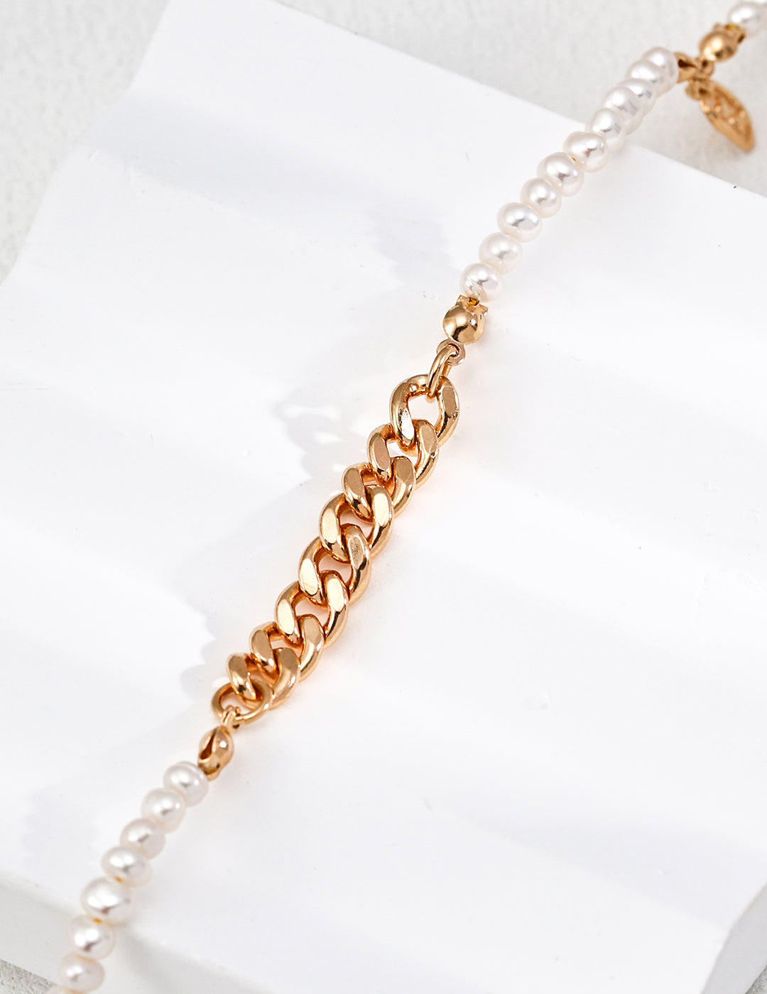 Éclat d’Océan - Coquille de Feu Necklace