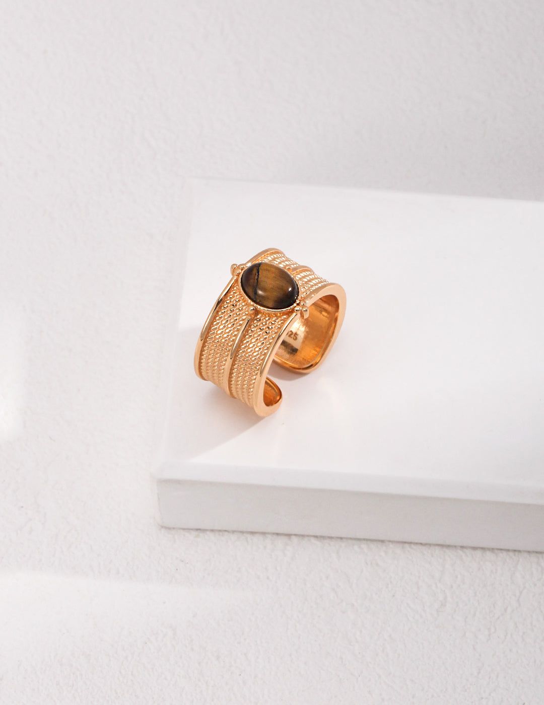 L’Ombre Dorée – Valeur Ring