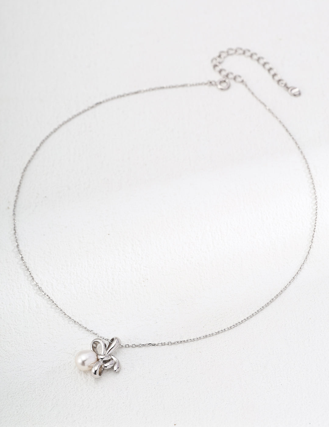 Pearl Bow Elegance Necklace