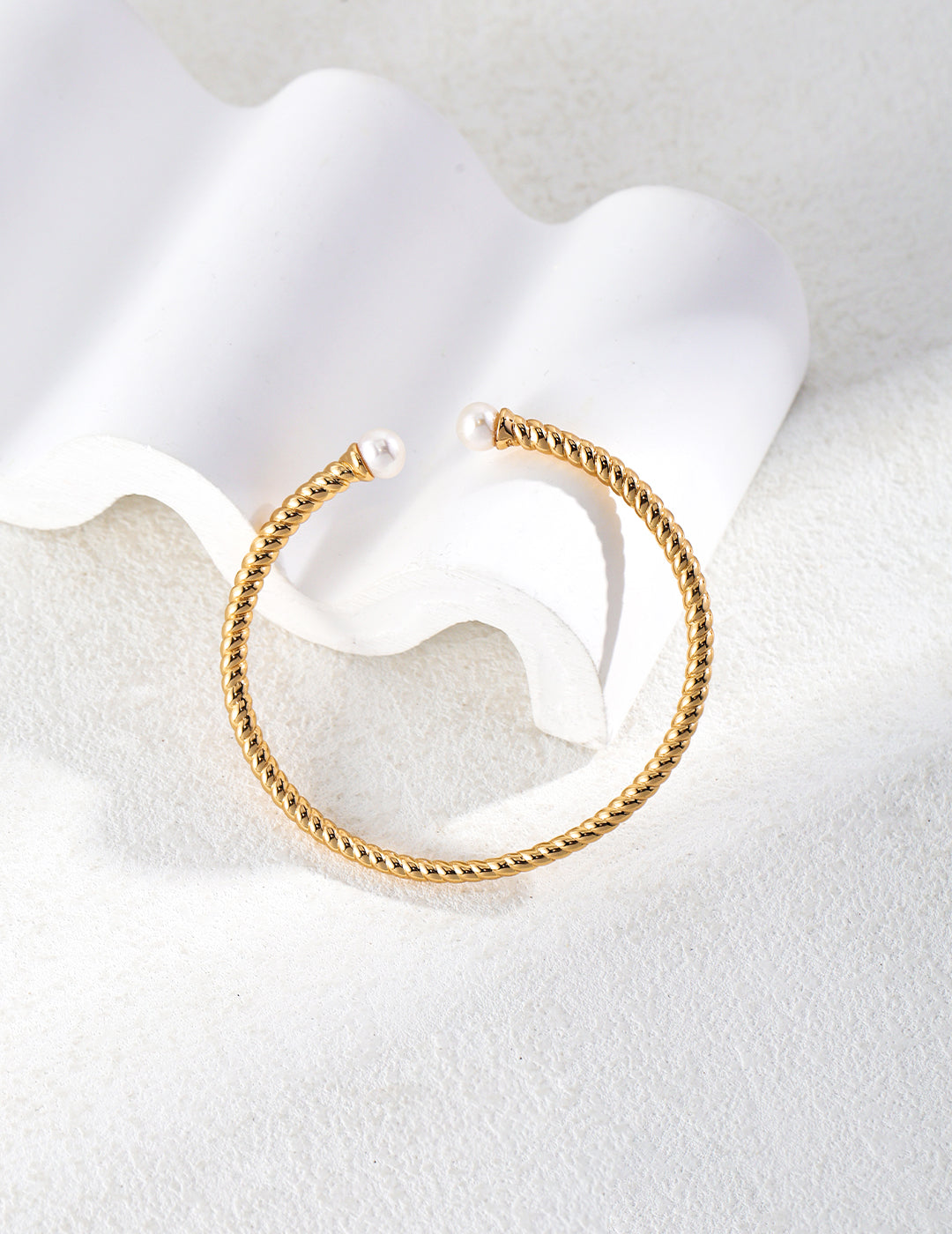 Lustre Twist Cuff